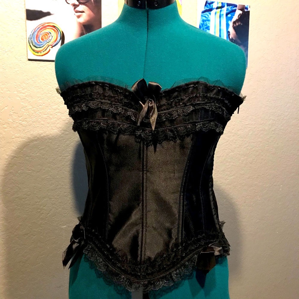 Black lace corset, zippers side, laced up back